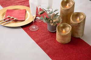 Chemin de table paillettes rouge